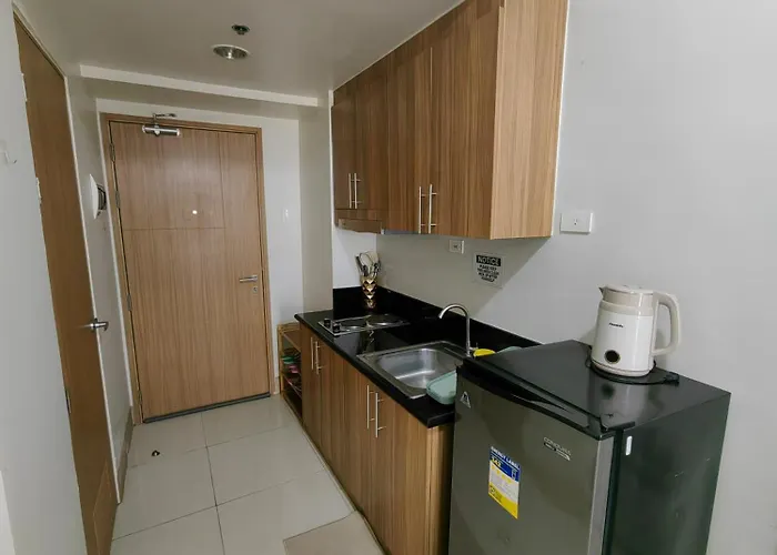 Near Airport Malls Shore 3 * 마닐라